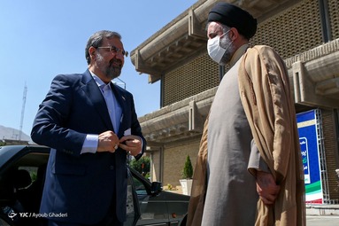 ورود داوطلبین به محل سومین مناظره انتخاباتی ریاست جمهوری
