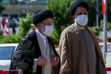 ورود داوطلبین به محل سومین مناظره انتخاباتی ریاست جمهوری