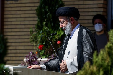 ورود داوطلبین به محل سومین مناظره انتخاباتی ریاست جمهوری