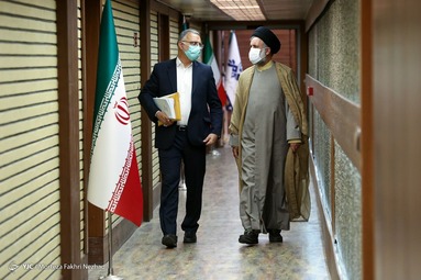 ورود داوطلبین به محل سومین مناظره انتخاباتی ریاست جمهوری