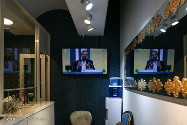 مردم تهران سومین مناظره انتخابات ریاست جمهوری را به تماشا نشستند