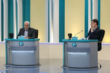 سومین مناظره انتخاباتی ریاست جمهوری، با حضور، سیدابراهیم رئیسی، محسن رضایی، سعید جلیلی، محسن مهرعلیزاده، عبدالناصر همتی، علیرضا زاکانی، امیرحسین قاضی زاده برگزار شد.