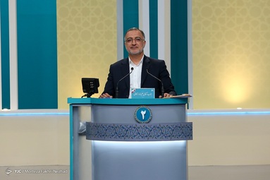 سومین مناظره انتخاباتی ریاست جمهوری، با حضور، سیدابراهیم رئیسی، محسن رضایی، سعید جلیلی، محسن مهرعلیزاده، عبدالناصر همتی، علیرضا زاکانی، امیرحسین قاضی زاده برگزار شد.