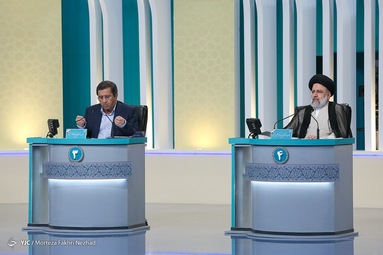 سومین مناظره انتخاباتی ریاست جمهوری، با حضور، سیدابراهیم رئیسی، محسن رضایی، سعید جلیلی، محسن مهرعلیزاده، عبدالناصر همتی، علیرضا زاکانی، امیرحسین قاضی زاده برگزار شد.