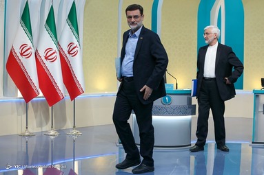 سومین مناظره انتخاباتی ریاست جمهوری، با حضور، سیدابراهیم رئیسی، محسن رضایی، سعید جلیلی، محسن مهرعلیزاده، عبدالناصر همتی، علیرضا زاکانی، امیرحسین قاضی زاده برگزار شد.