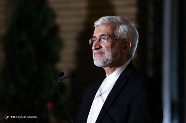 سومین مناظره انتخاباتی ریاست جمهوری، با حضور، سیدابراهیم رئیسی، محسن رضایی، سعید جلیلی، محسن مهرعلیزاده، عبدالناصر همتی، علیرضا زاکانی، امیرحسین قاضی زاده برگزار شد.