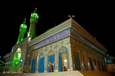بنای امامزاده جعفر بن موسی کاظم (شاهرضا) مربوط به دوره صفوی است و در کنار کوهی به نام کوه سفیدی واقع شده است - شهرضا اصفهان