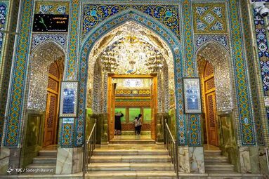 بنای امامزاده جعفر بن موسی کاظم (شاهرضا) مربوط به دوره صفوی است و در کنار کوهی به نام کوه سفیدی واقع شده است - شهرضا اصفهان