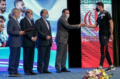 مراسم تقدیر از ملی‌پوشان تیم ملی فوتبال ایران در رسانه ملی