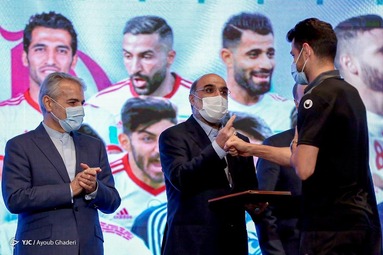 مراسم تقدیر از ملی‌پوشان تیم ملی فوتبال ایران در رسانه ملی