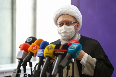 حضور صادق لاریجانی رئیس مجمع تشخیص مصلحت نظام در پای صندوق رای
