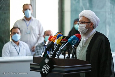 حضور صادق لاریجانی رئیس مجمع تشخیص مصلحت نظام در پای صندوق رای