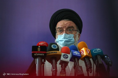 حضور آیت الله احمد خاتمی عضو شورای نگهبان در پای صندوق رای