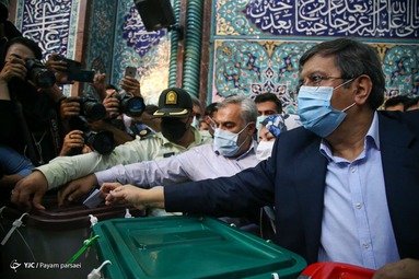 حضور عبدالناصر همتی در حسینیه ارشاد