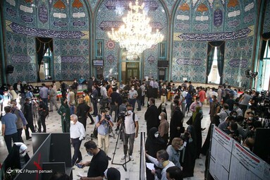 حضور مردم در حسینیه ارشاد