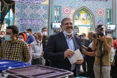 حضور مردم در حسینیه ارشاد