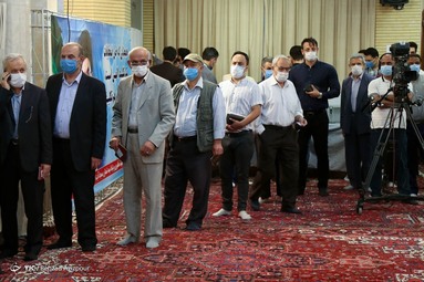 حضور مردم در پای صندوق‌های اخذ رای انتخابات ۱۴۰۰ - تبریز