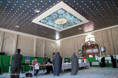 حضور مردم در پای صندوق‌های اخذ رای انتخابات ۱۴۰۰ - تبریز