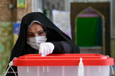 حضور مردم در پای صندوق‌های اخذ رای انتخابات ۱۴۰۰ - تبریز
