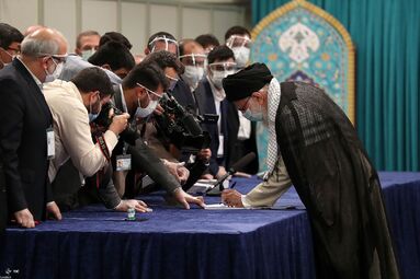 حضور مقام معظم رهبری در انتخابات ۱۴۰۰