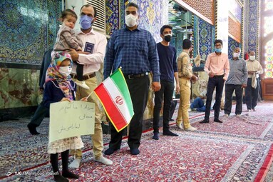 حضور مردم در پای صندوق های اخذ رای - یزد