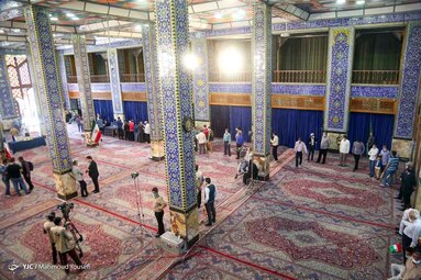 حضور مردم در پای صندوق های اخذ رای - یزد