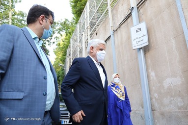 حضور محمد رضا عارف در  رای گیری انتخابات - جماران