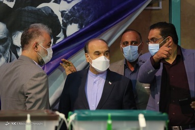 حضور مسعود سلطانی فر در  رای گیری انتخابات - جماران