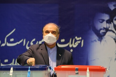 حضور مسعود سلطانی فر در  رای گیری انتخابات - جماران