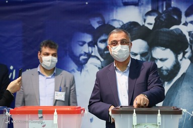 حضور علیرضا زاکانی در  رای گیری انتخابات - جماران