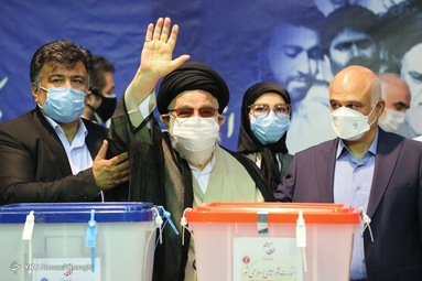 حضور امام جمارانی در رای گیری انتخابات - جماران