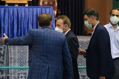حضور واعظی در رای گیری انتخابات - جماران