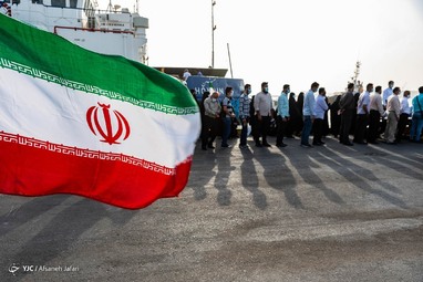 حضور مردم در پای صندوق های اخذ رای - بندر بوشهر