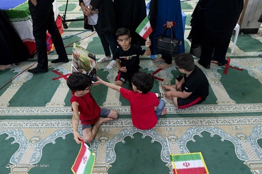 حضور مردم در پای صندوق های اخذ رای - بندر بوشهر