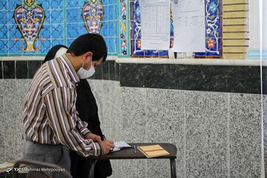 حضور مردم در پای صندوق‌های اخذ رای انتخابات ۱۴۰۰ - زابل