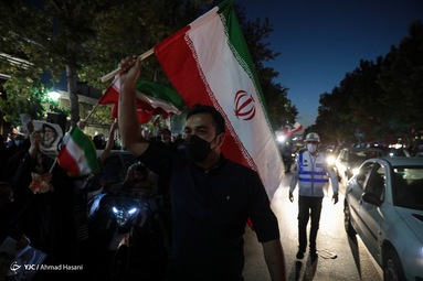 جشن پیروزی حامیان سید ابراهیم رئیسی در انتخابات ریاست جمهوری - مشهد