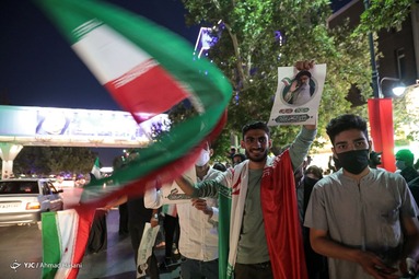 جشن پیروزی حامیان سید ابراهیم رئیسی در انتخابات ریاست جمهوری - مشهد