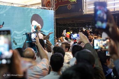 جشن پیروزی حامیان سید ابراهیم رئیسی در انتخابات ریاست جمهوری - مشهد