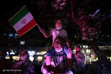 جشن پیروزی حامیان سید ابراهیم رئیسی در انتخابات ریاست جمهوری - مشهد