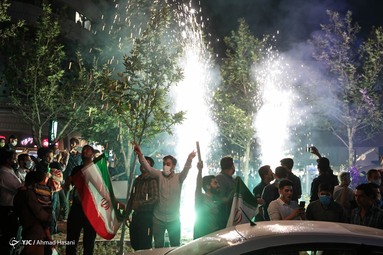 جشن پیروزی حامیان سید ابراهیم رئیسی در انتخابات ریاست جمهوری - مشهد