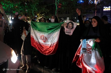 جشن پیروزی حامیان سید ابراهیم رئیسی در انتخابات ریاست جمهوری - مشهد
