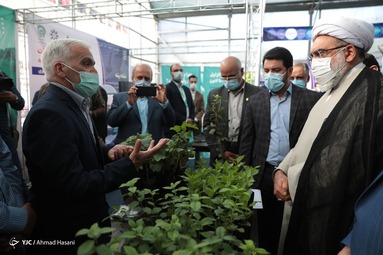 رونمایی از دستاوردهای فناورانه و دانش بنیان آستان قدس رضوی
