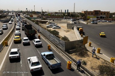 منطقه ۲۱ در غرب شهر تهران قرار دارد. از مکان‌های دیدنی این منطقه موزه هوا فضا، بازار گل و گیاه و پروژه فتح می‌توان نام برد.