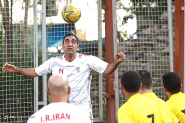 بازی نمادین پیشکسوتان تیم ملی با تیم فرشتگان آسمانی نوجونان سندروم دان
