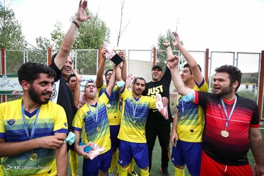 بازی نمادین پیشکسوتان تیم ملی با تیم فرشتگان آسمانی نوجونان سندروم دان
