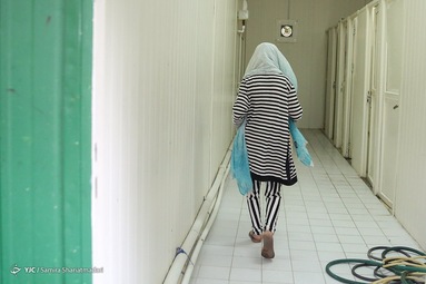 به مناسبت هفته مبارزه با مواد مخدر برای مددجویان گرمخانه آفتاب نیلوفری مخصوص بانوان فیلم‌های سینمایی و آثار مستند پخش شد