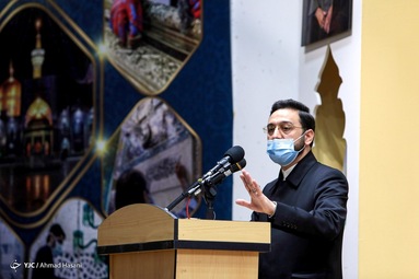رونمایی از تقریظ رهبر انقلاب بر کتاب «عمارت خانه خورشید» - حرم مطهر رضوی
