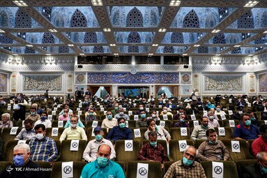 رونمایی از تقریظ رهبر انقلاب بر کتاب «عمارت خانه خورشید» - حرم مطهر رضوی