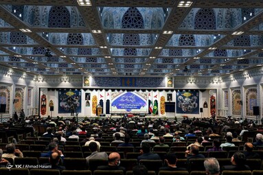 رونمایی از تقریظ رهبر انقلاب بر کتاب «عمارت خانه خورشید» - حرم مطهر رضوی