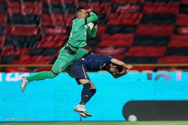 لیگ برتر فوتبال/ پرسپولیس ۳ - گل گهر ۱